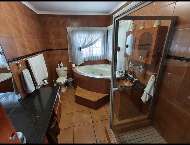 4 BEDROOM HOUSE FOR SALE IN CASHAN